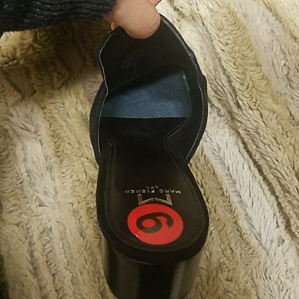 NWOT Marc Fisher LTD Black Mules - Picture 3 of 5